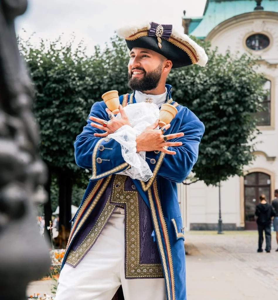 Pascal Dalchau im barocken Kostüm
